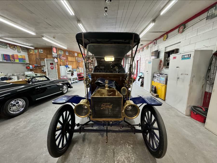 1909 Ford Model T paint restoration at State Collision